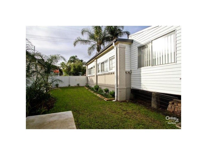 28 Evans Street, Belmont NSW 2280