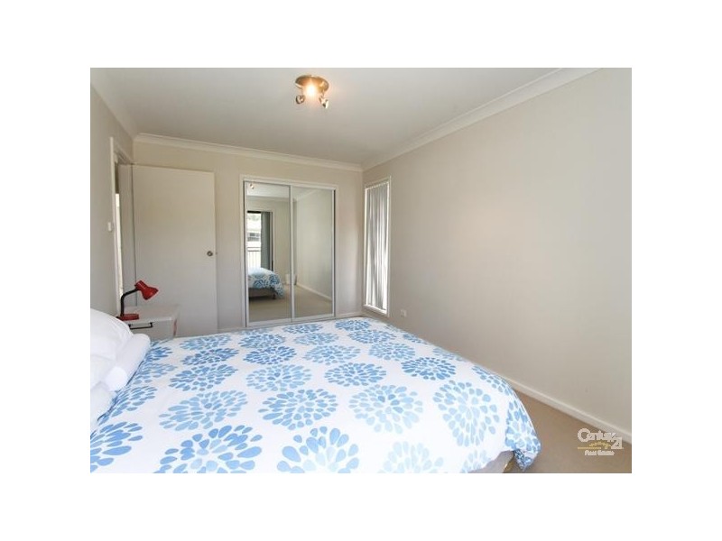 3/4 Berringar Rd, Valentine NSW 2280