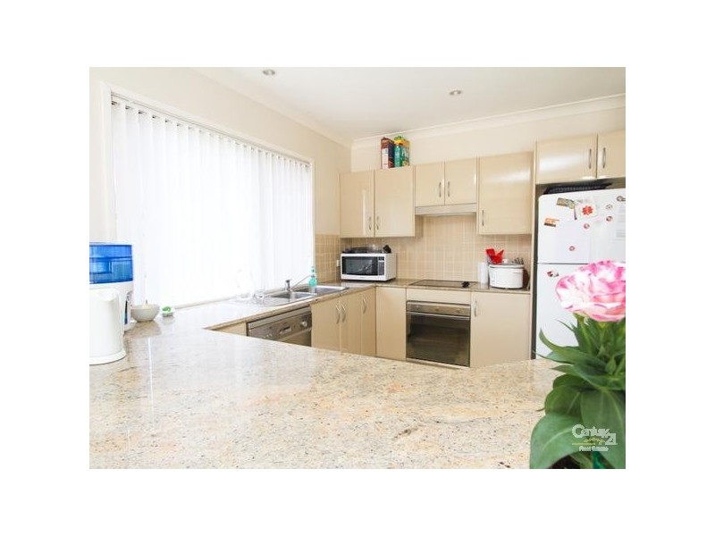 3/4 Berringar Rd, Valentine NSW 2280