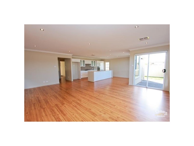 1 Japonica Place, Valentine NSW 2280