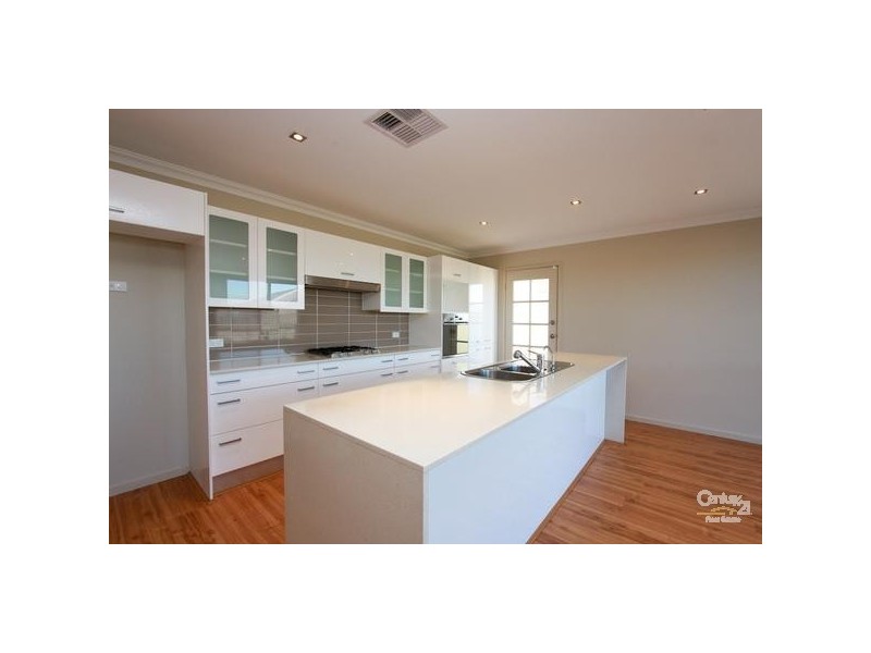 1 Japonica Place, Valentine NSW 2280
