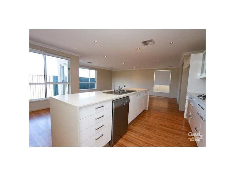 1 Japonica Place, Valentine NSW 2280