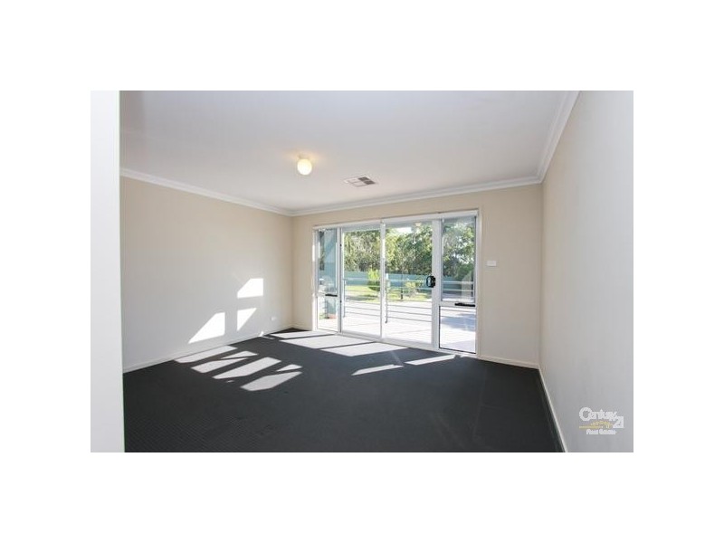 1 Japonica Place, Valentine NSW 2280