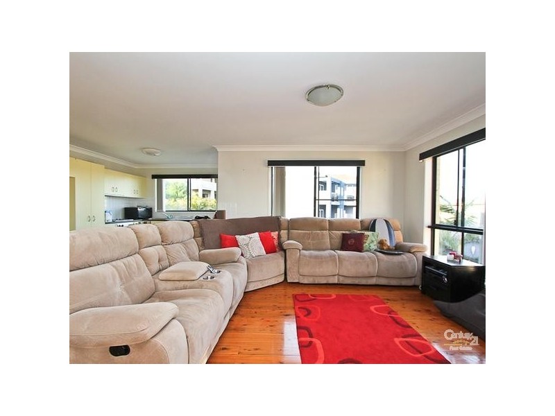 69 Geraldton Drive, Redhead NSW 2290