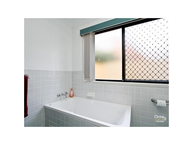 69 Geraldton Drive, Redhead NSW 2290