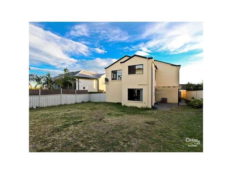 69 Geraldton Drive, Redhead NSW 2290