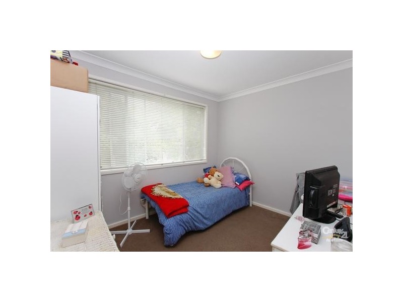 27 Lurnea Crescent, Valentine NSW 2280