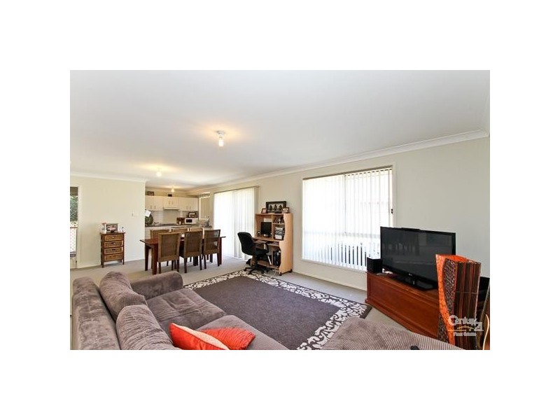 7 Harmony Cressent, Mount Hutton NSW 2290