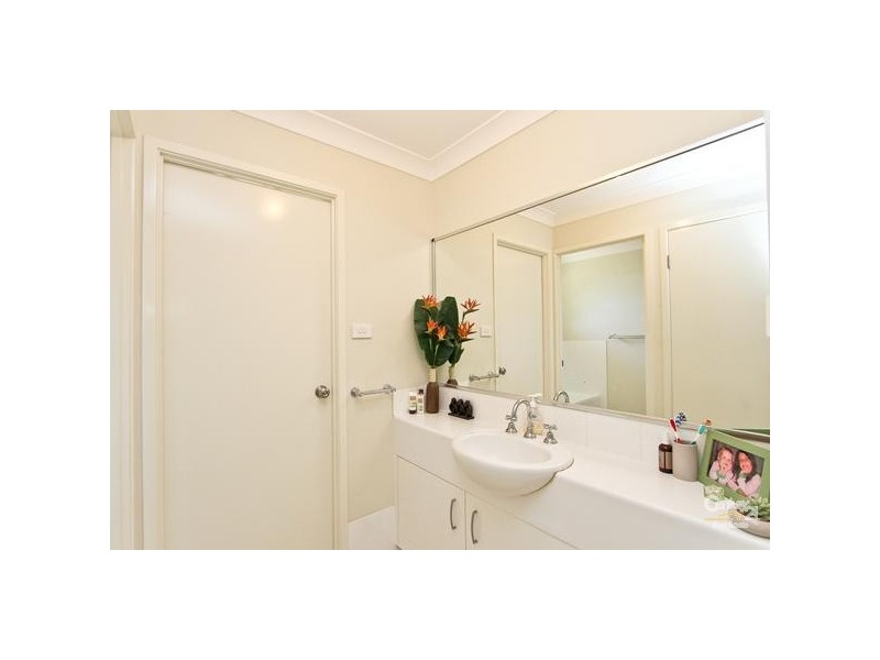 7 Harmony Cressent, Mount Hutton NSW 2290