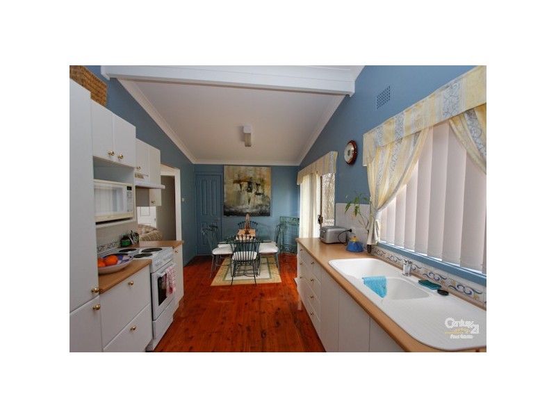 4  Andrew Rd, Valentine NSW 2280
