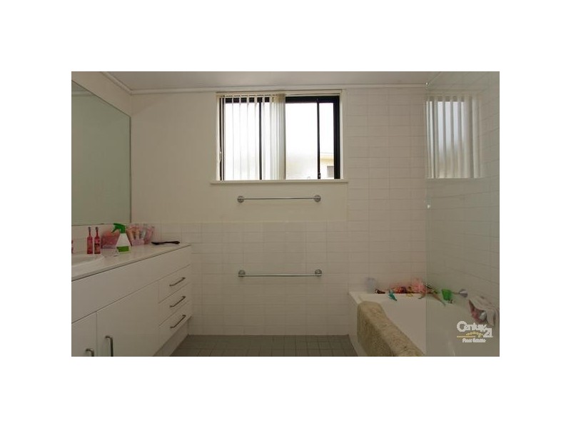 3/7 Howard Street, Warners Bay NSW 2282