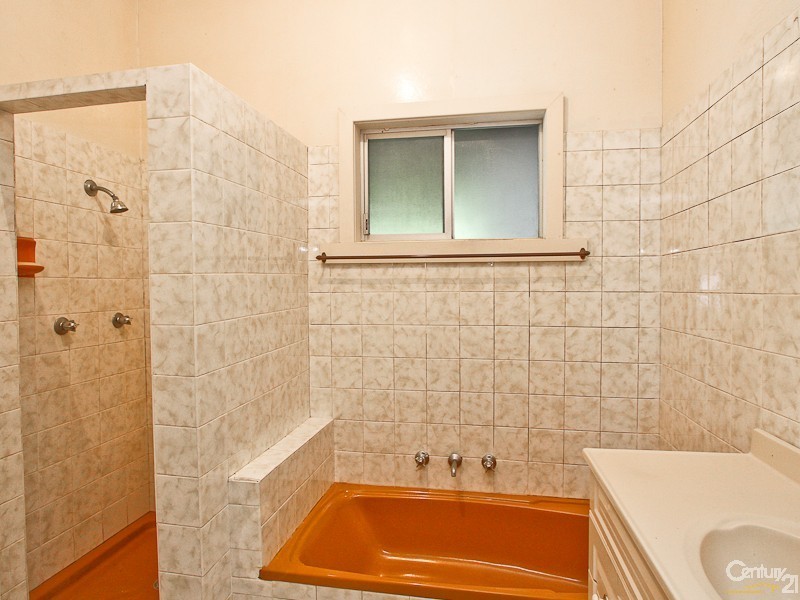 42 Pannamena Crescent, Eleebana NSW 2282