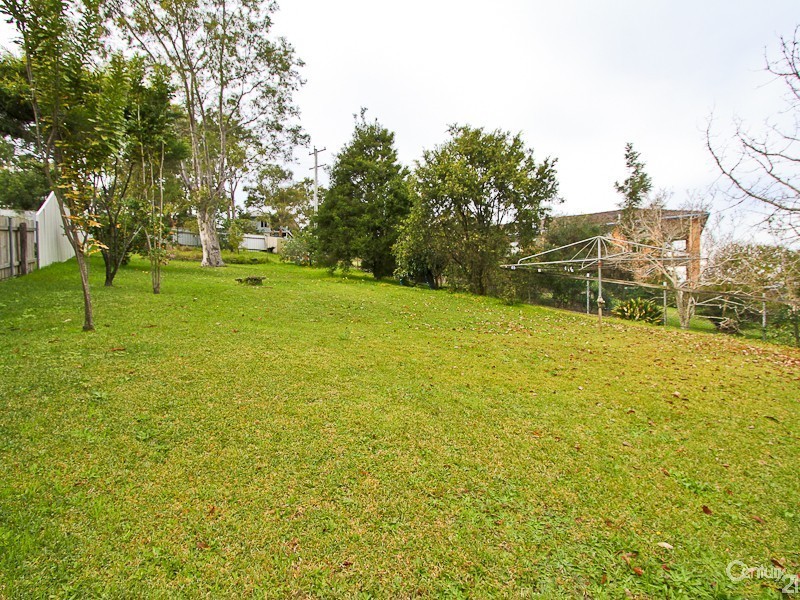 42 Pannamena Crescent, Eleebana NSW 2282