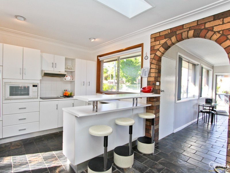 25 Williams Street, Belmont South NSW 2280