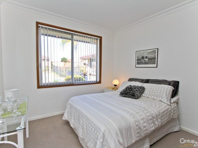25 Williams Street, Belmont South NSW 2280
