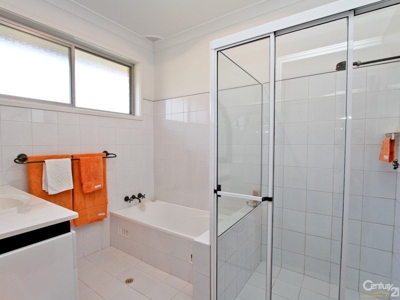 25 Williams Street, Belmont South NSW 2280