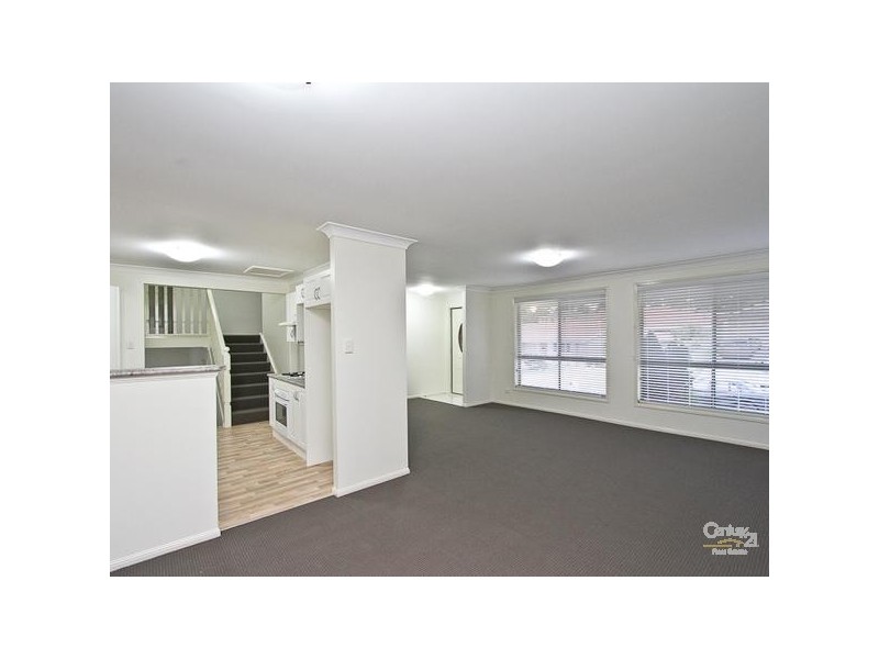 8 Matelot Close, Belmont NSW 2280