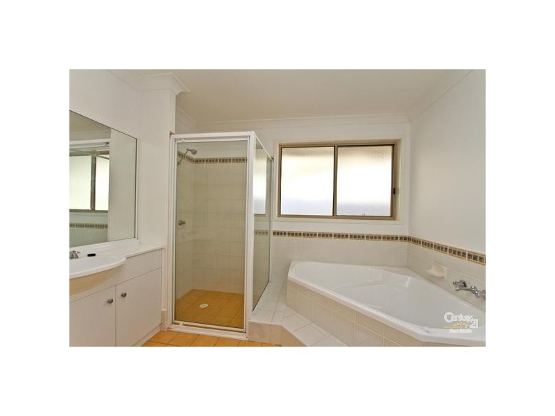 75 Crown Street, Belmont South NSW 2280