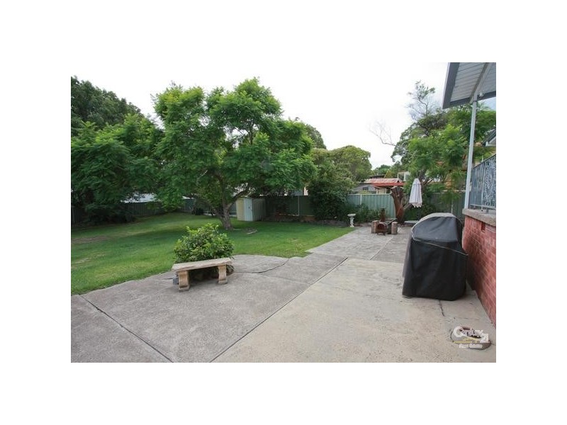 27 Lurnea Crescent, Valentine NSW 2280