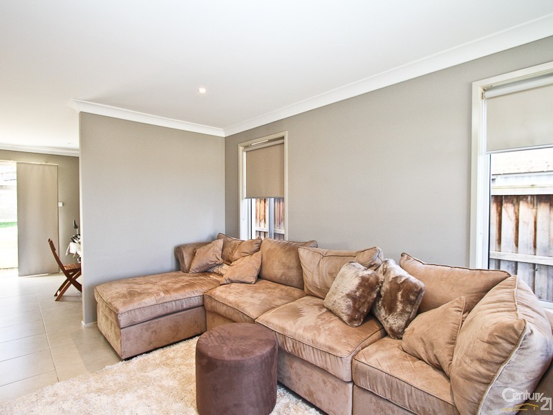 9 Melody Lane, Mount Hutton NSW 2290