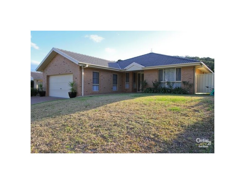 12 Seafarer Close, Belmont NSW 2280