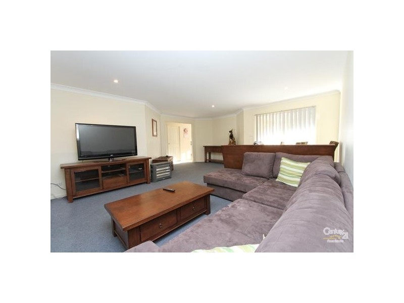 12 Seafarer Close, Belmont NSW 2280