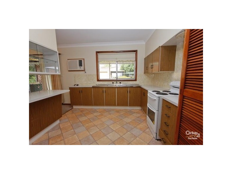 7 Berringar Rd, Valentine NSW 2280