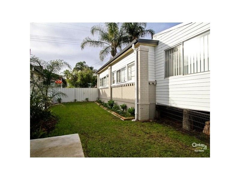 28 Evans Street, Belmont NSW 2280