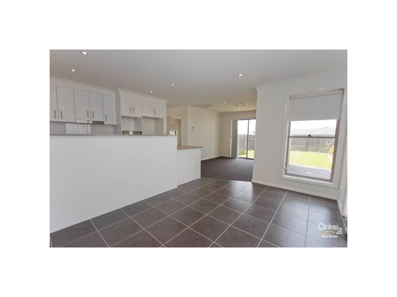 61A Dalmeny Drive, Macquarie Hills NSW 2285