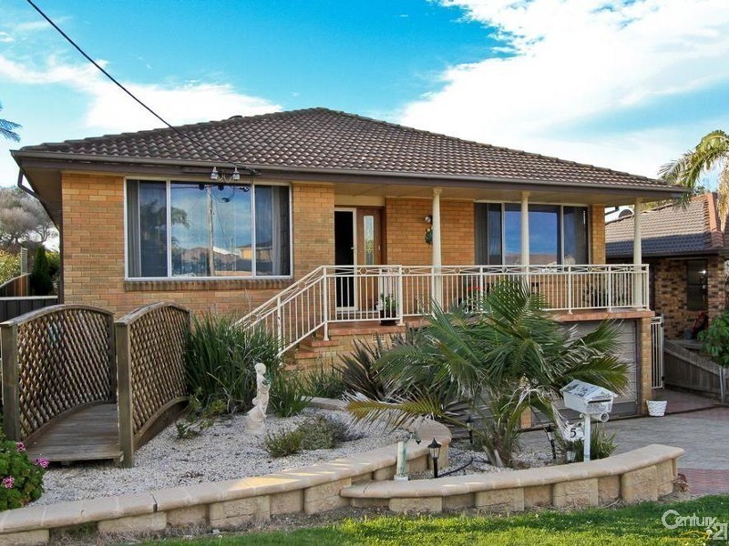 5 Park Avenue, Caves Beach NSW 2281