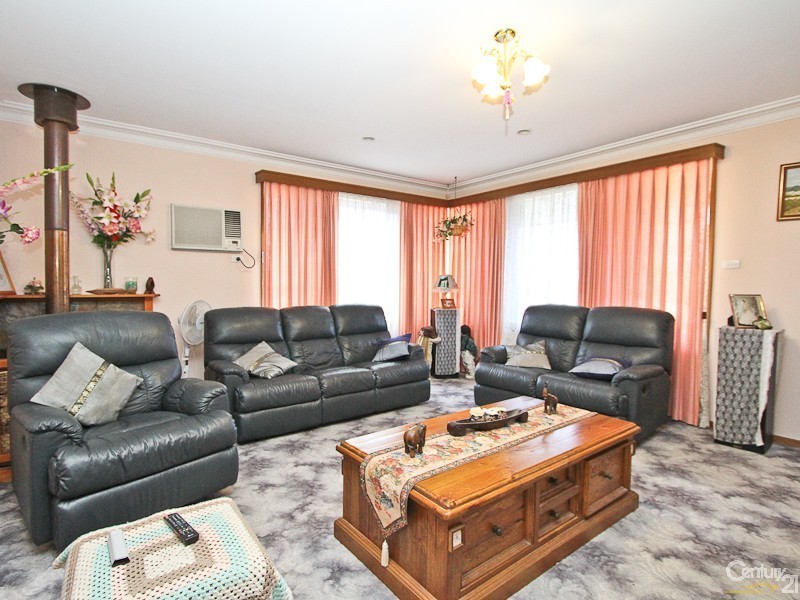 5 Park Avenue, Caves Beach NSW 2281