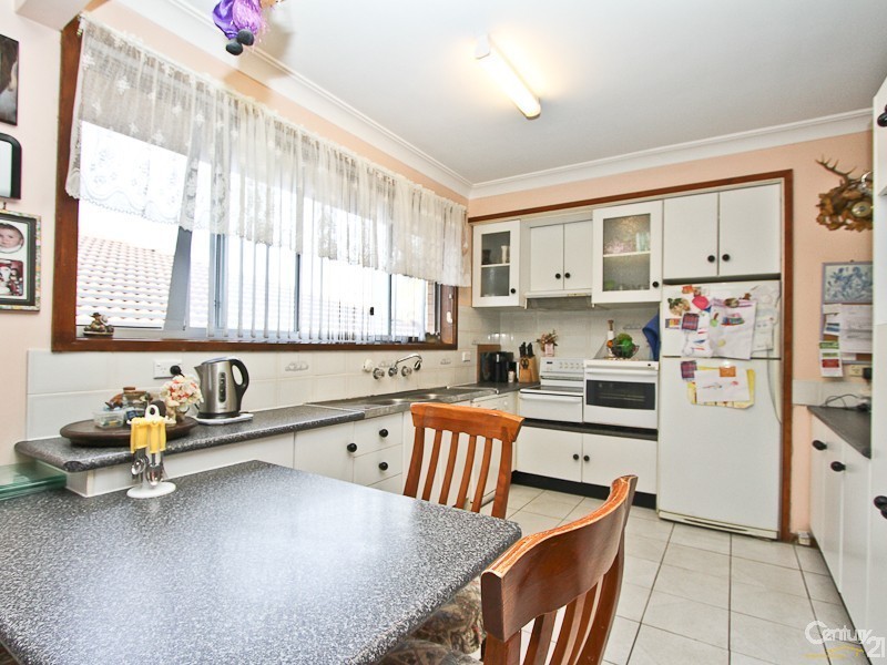 5 Park Avenue, Caves Beach NSW 2281