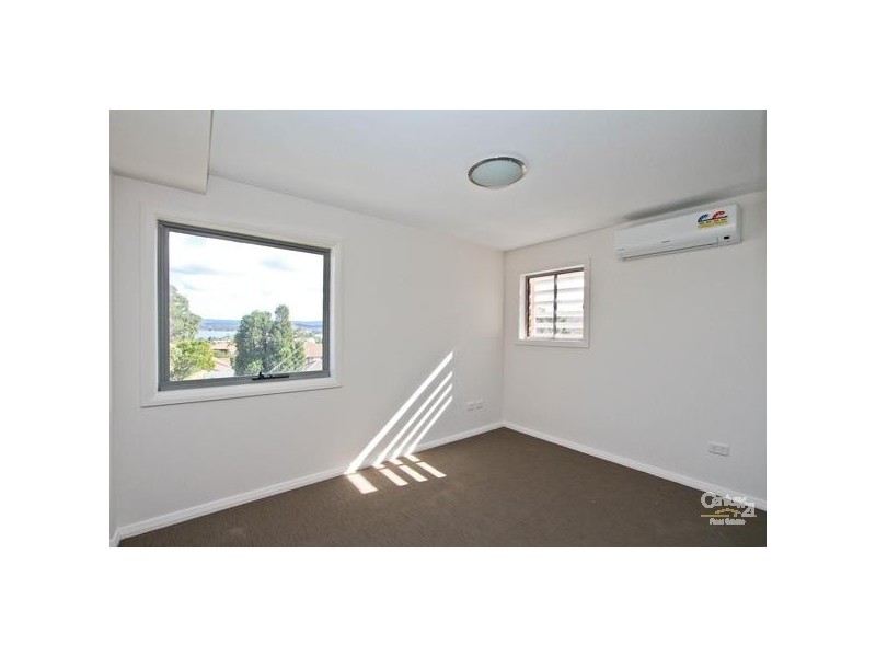 10/15 Warner St, Warners Bay NSW 2282