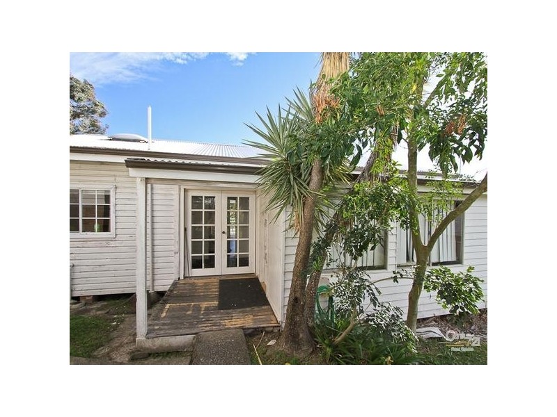 70 Thompson Road, Speers Point NSW 2284