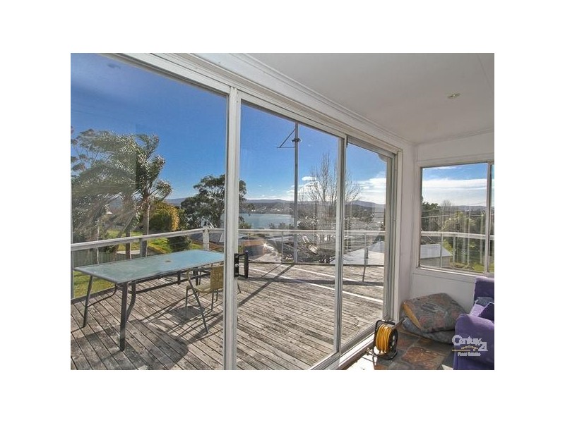 70 Thompson Road, Speers Point NSW 2284