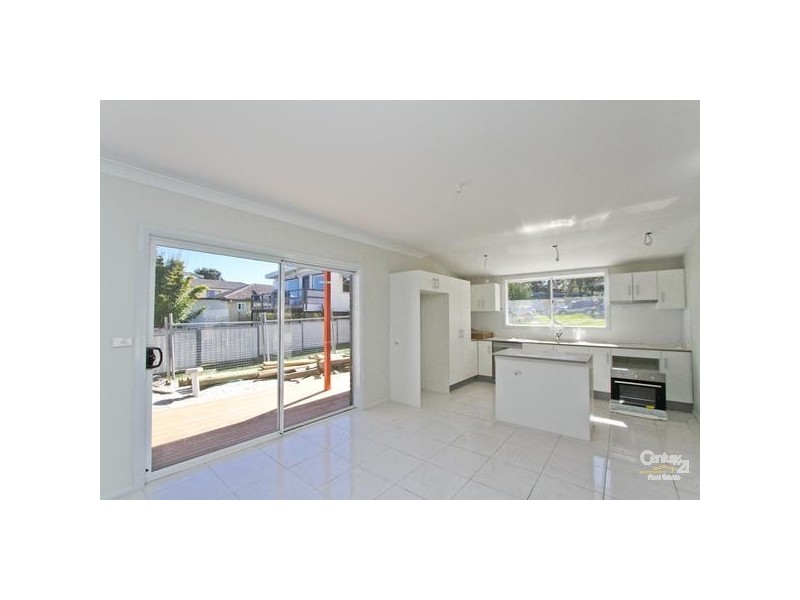 2/37 Hutchinson Street, Redhead NSW 2290