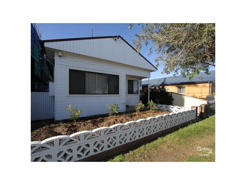 9 Ross Street, Belmont NSW 2280