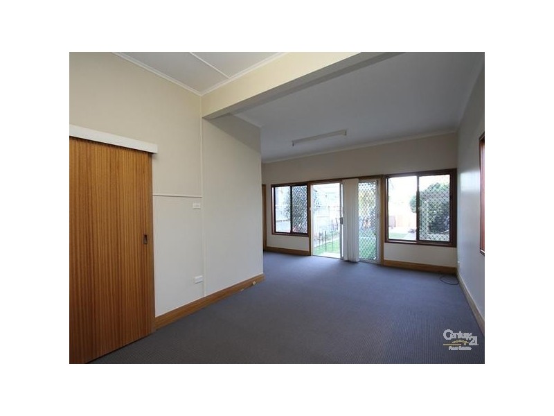 9 Ross Street, Belmont NSW 2280