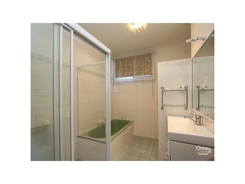 9 Ross Street, Belmont NSW 2280
