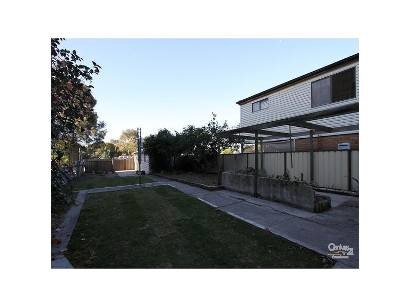 9 Ross Street, Belmont NSW 2280