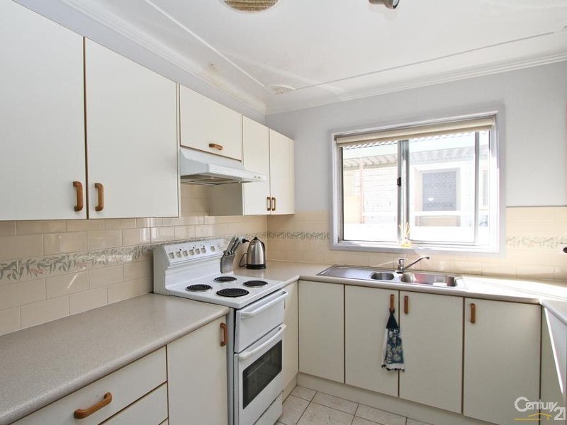 8 Spencer Street, Warners Bay NSW 2282