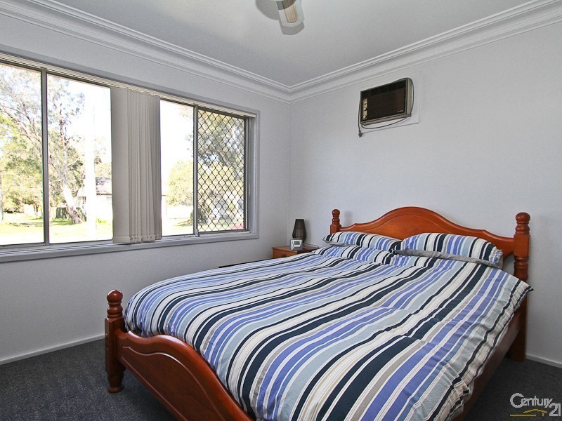 8 Spencer Street, Warners Bay NSW 2282