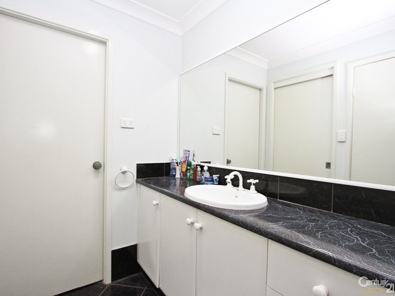 5 Ibis Close, Mount Hutton NSW 2290