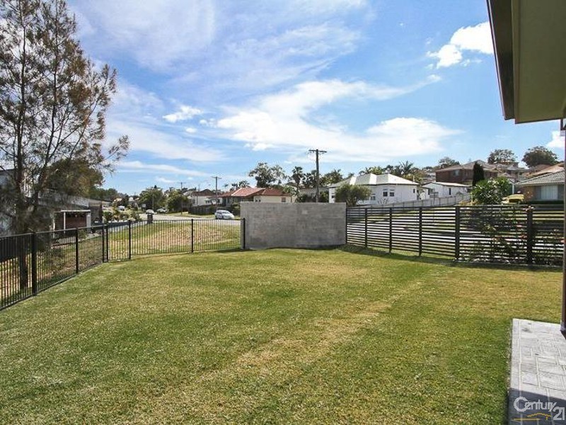 33 Siloam Drive, Belmont North NSW 2280