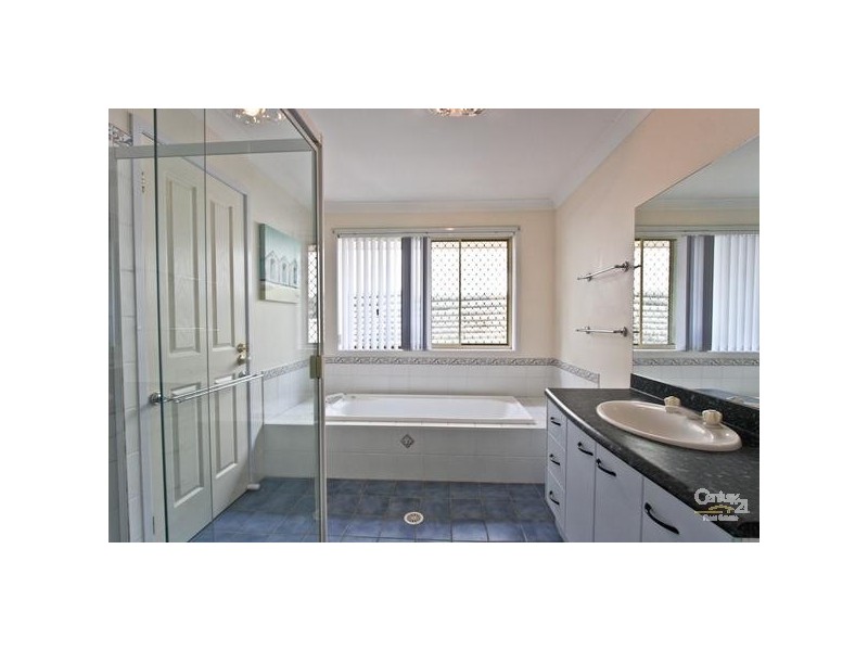 10 Nursery Grove, Mount Hutton NSW 2290
