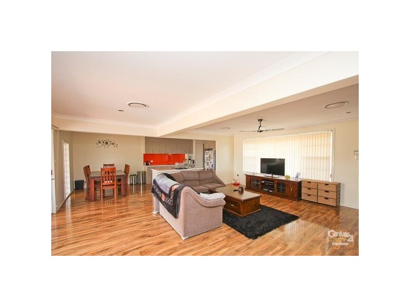 26 Walker Street, Warners Bay NSW 2282