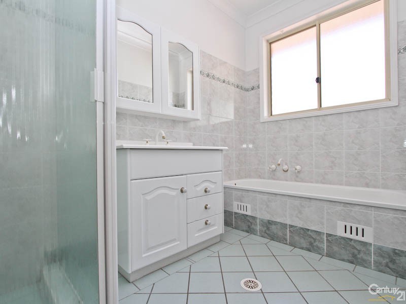 35 Grovelake Close, Eleebana NSW 2282