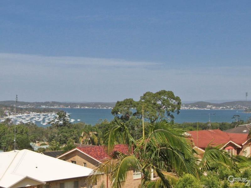 35 Grovelake Close, Eleebana NSW 2282