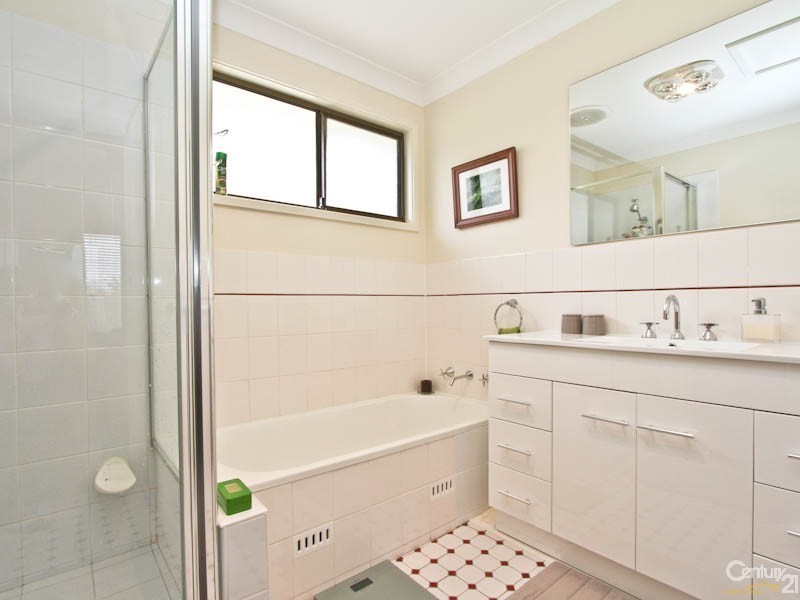 21 Amsdale Avenue, Macquarie Hills NSW 2285