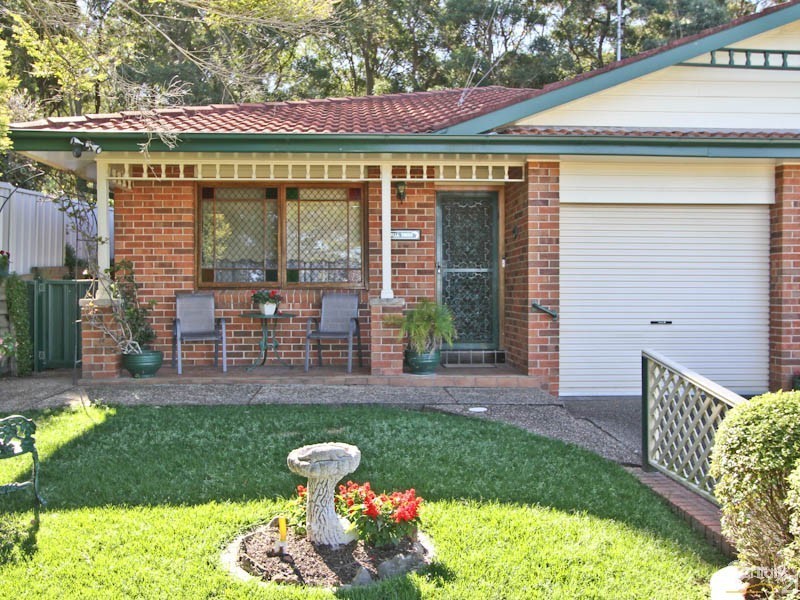 2/4 Deal Street, Mount Hutton NSW 2290